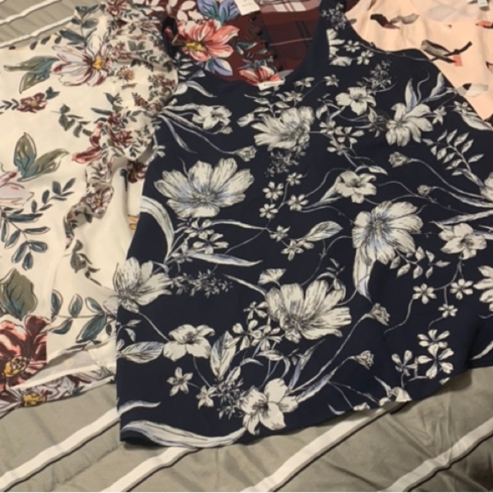 Bundle of Reitmans blouses $10 each or 4/$30